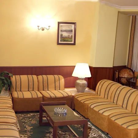 El Puente Hotel 2*