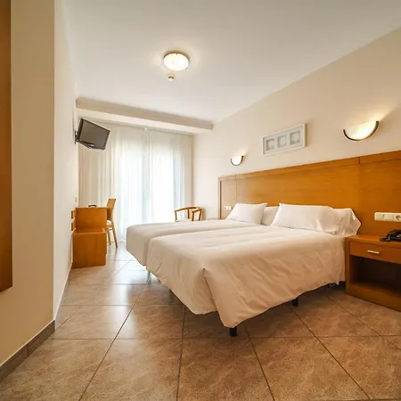 El Puente Hotel 2*