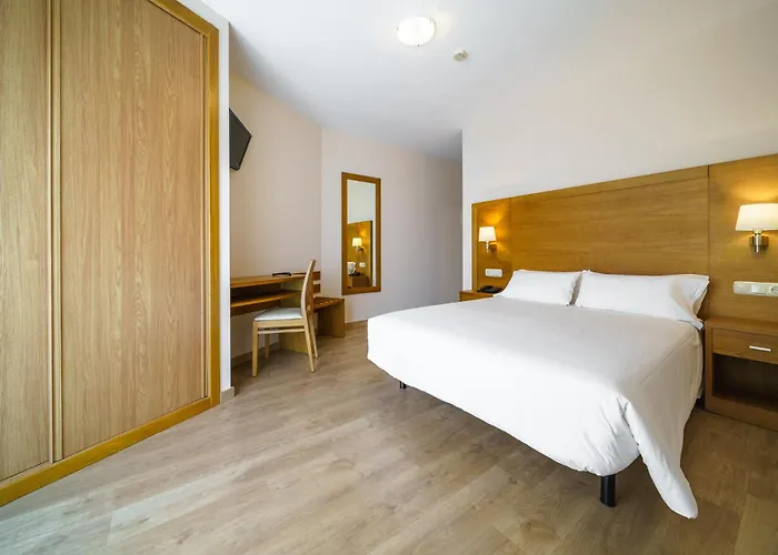 埃尔蓬特酒店 2*