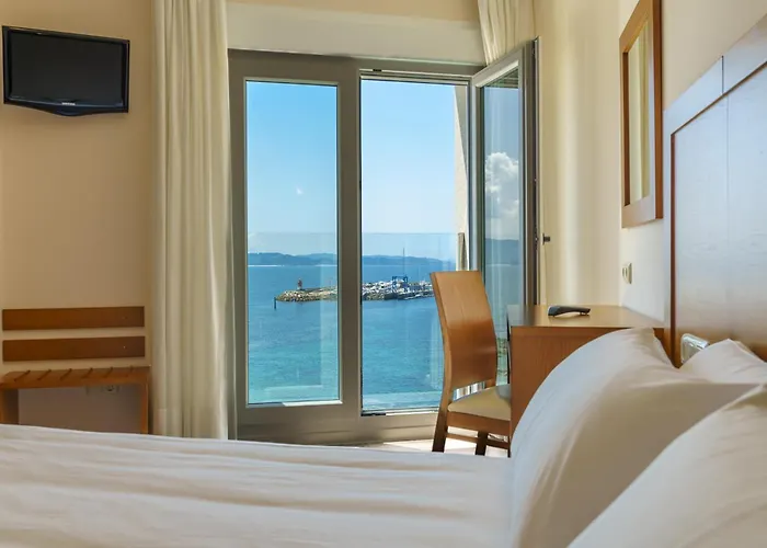 埃尔蓬特酒店 2*