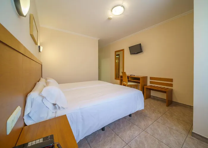 埃尔蓬特酒店 酒店